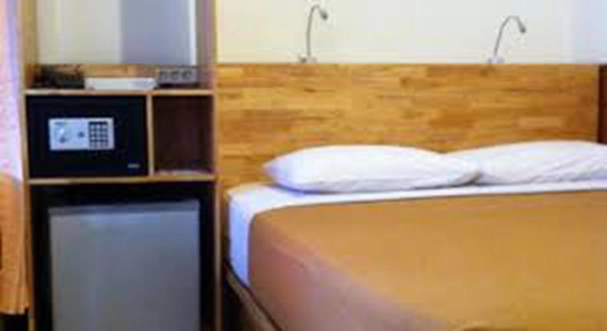 Hotel Karthi Kuta Kuta Lombok Dış mekan fotoğraf